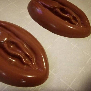 3D Chocolate Vulva - Hot Shot Chocolate