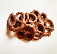 Load image into Gallery viewer, Chocolate Pretzel Cluster - Hot Shot Chocolate
